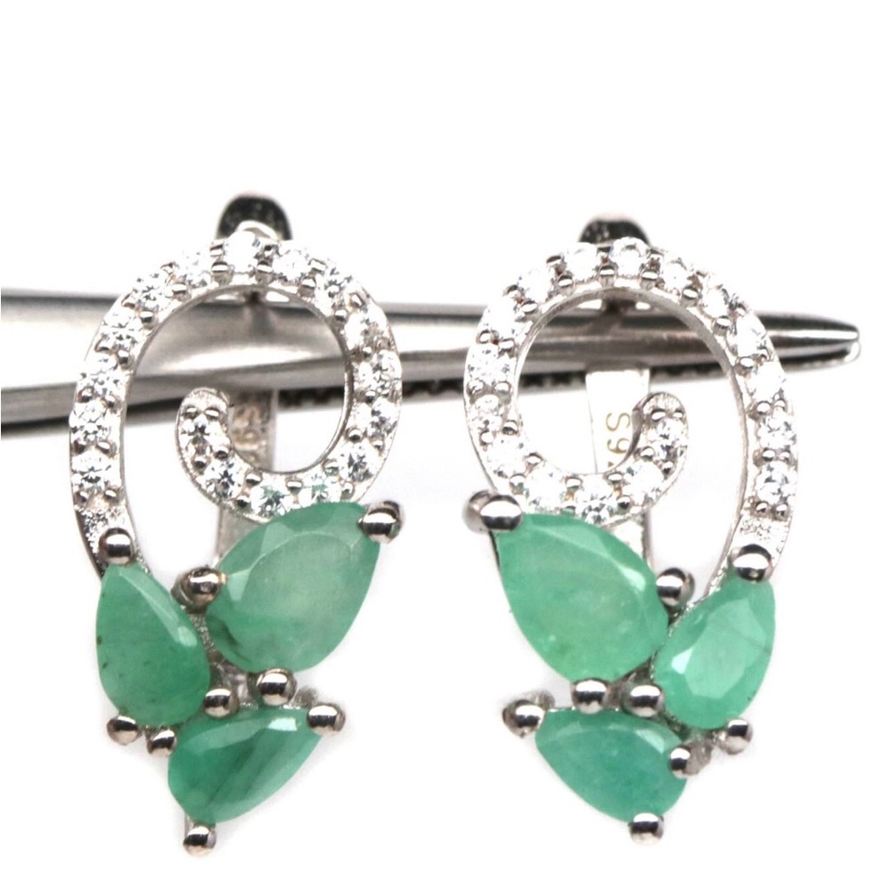 Elegant Silver and Emeralds Earrings